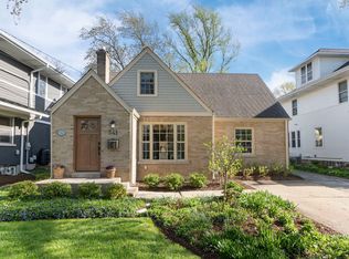 541 Hill Ave, Glen Ellyn, IL