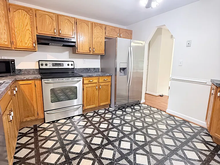7301 Summertree Dr — Photo 17