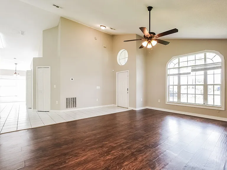 1718 Putney Cir — Photo 4
