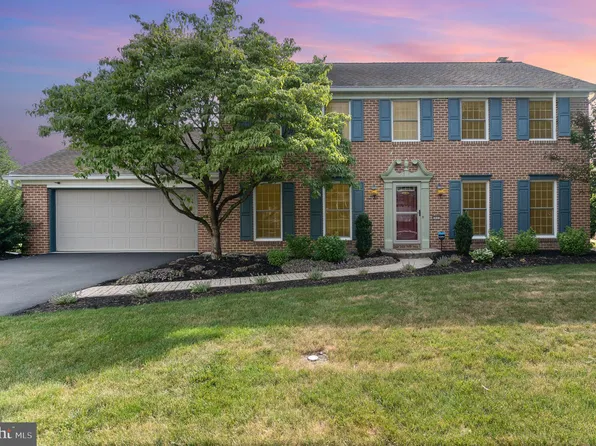 1033 Chelmsford Dr, Mechanicsburg, PA 17050