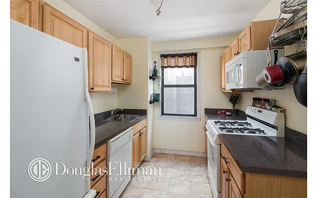 Sold by Douglas Elliman | media 2