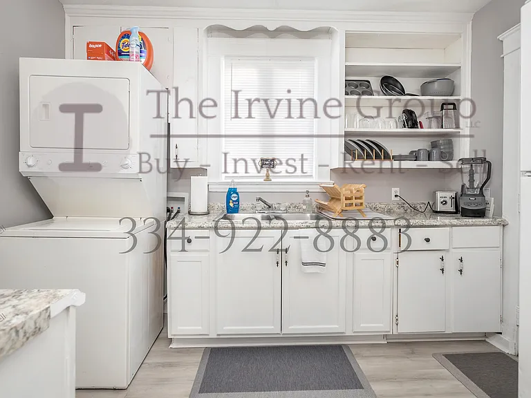 1501 Winona Ave — Photo 4