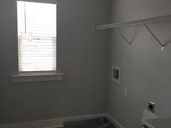 3rd image of 2048 Orangery Dr