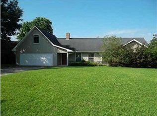 2087 Lakeshore Dr, Ridgeland, MS 39157