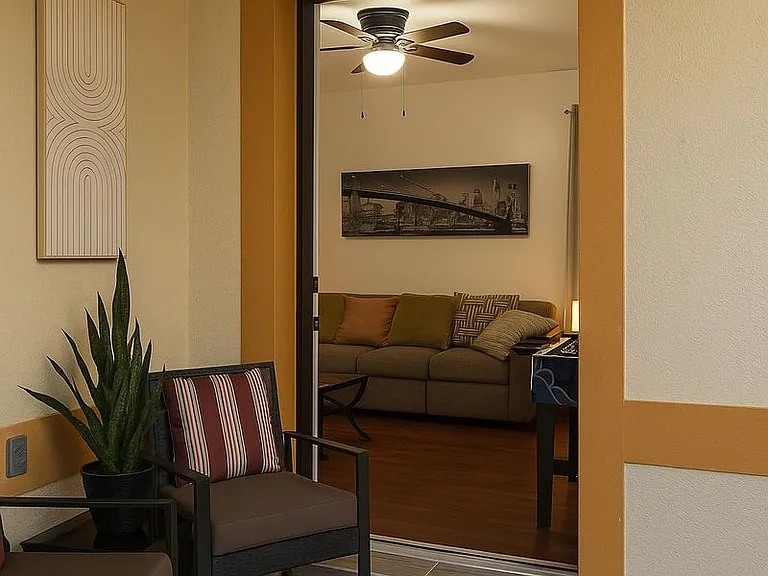 438 Monroe Cir — Photo 2