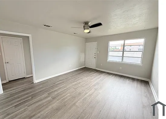 2 bed, 800 sqft, $750 — Photo 1