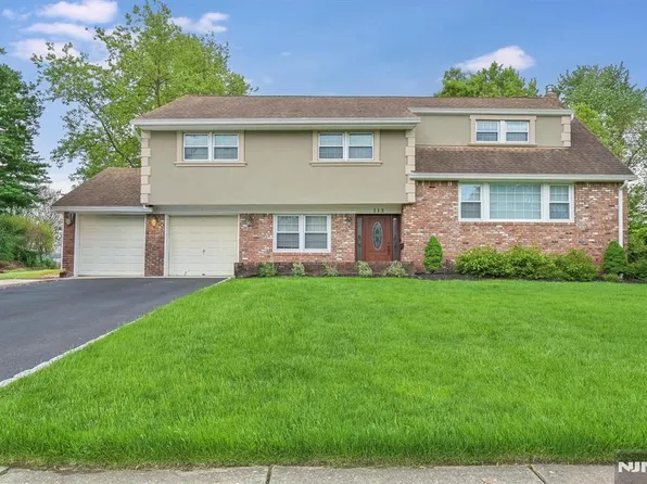 113 Merritt Dr, Oradell, NJ 07649