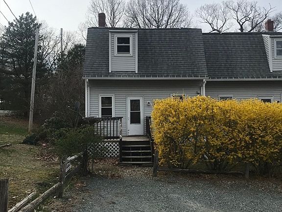 2nd image of 296 Creek St #296