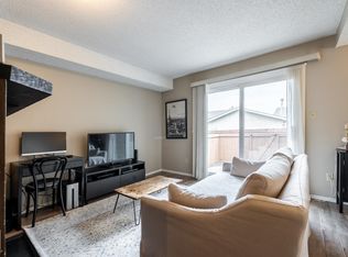 3812 20th Ave NW #20, Edmonton, AB T6L4B2