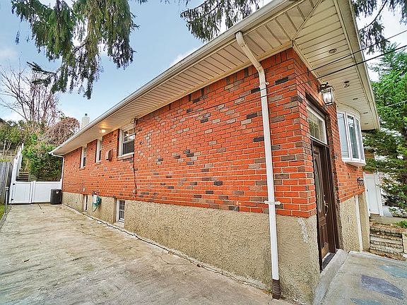 5th image of 967 Hylan Blvd
