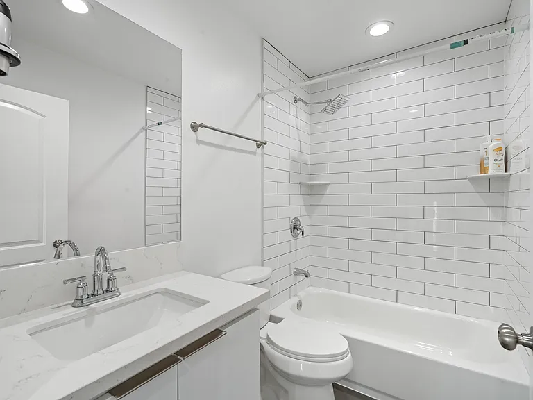 1029 Lord St — Photo 7