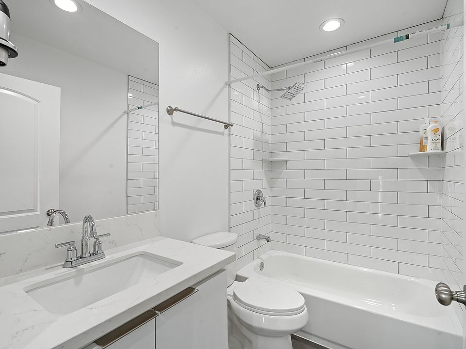 1st image of 1029 Lord St #1/2
