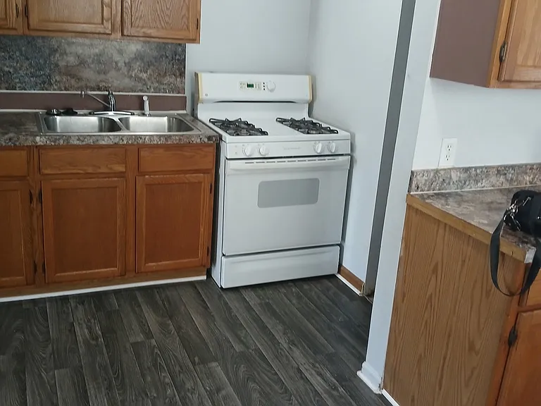 5876 Princess St — Photo 7