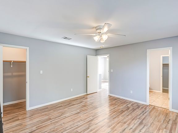 4th image of 1709 Windy Park Cir