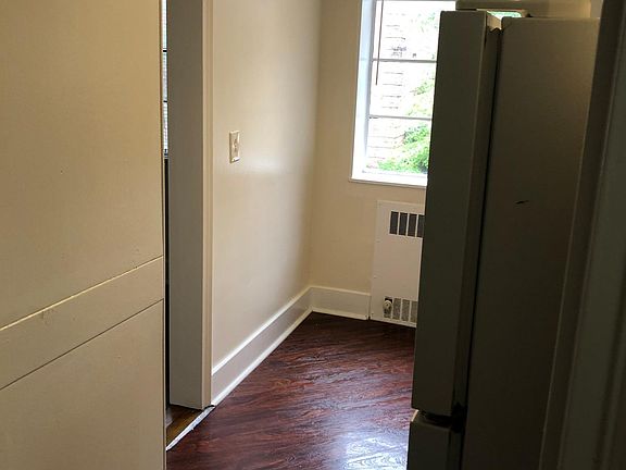 5th image of 12 Lexington Ave APT 1B