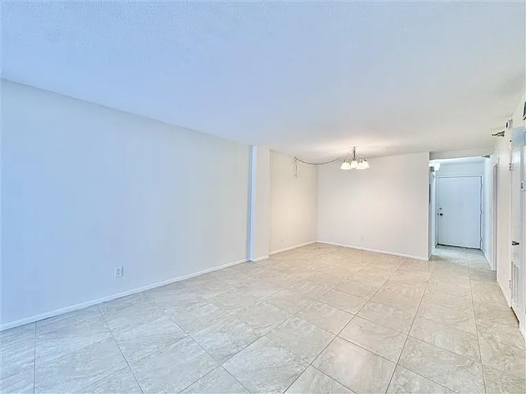 244 Saint Augustine Ave #304W — Photo 8