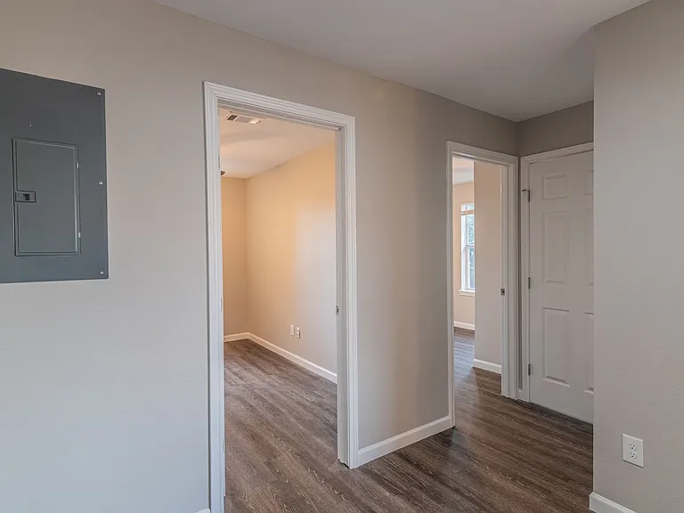 3102 Wentworth St #4 — Photo 8