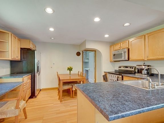 5th image of 45 Riveredge Rd