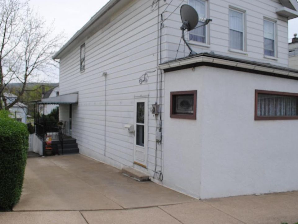 1st image of 92 Hillside St