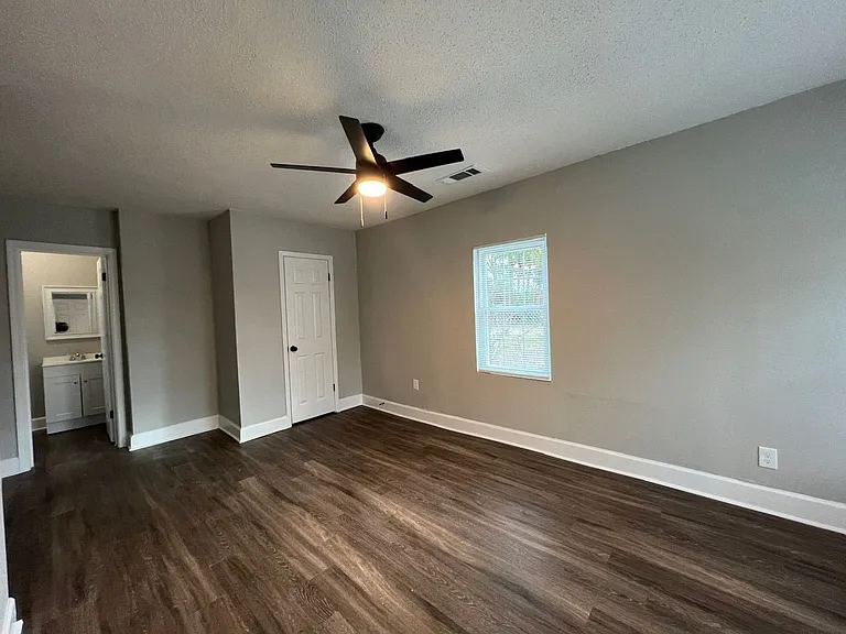 1590 Dallas St — Photo 6