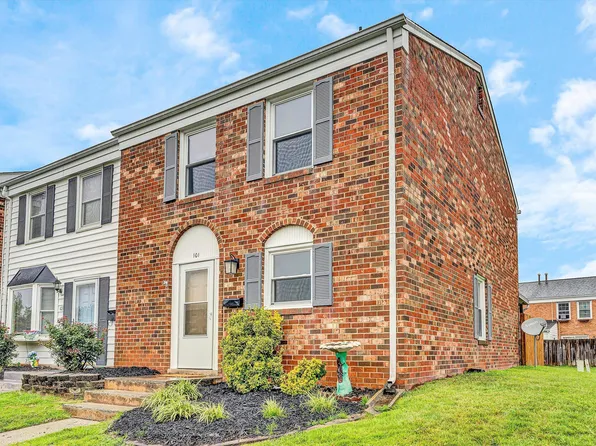 101 Oxford Sq, Vinton, VA 24179