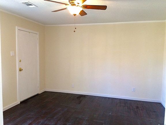 4th image of 6102 Parkdale Dr