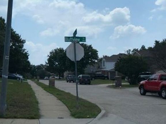 Exterior Neighborhood (street photo)