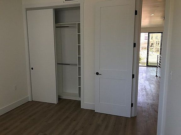 5th image of 2441 Federal Ave