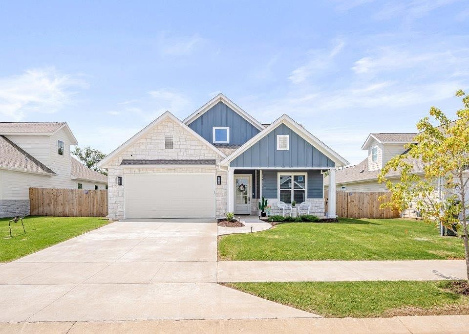 1st image of 1812 W Saddlebrook Ln
