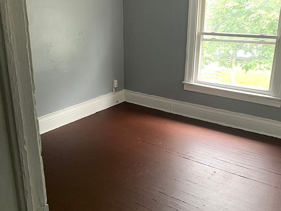 5th image of 90 Fairbanks St