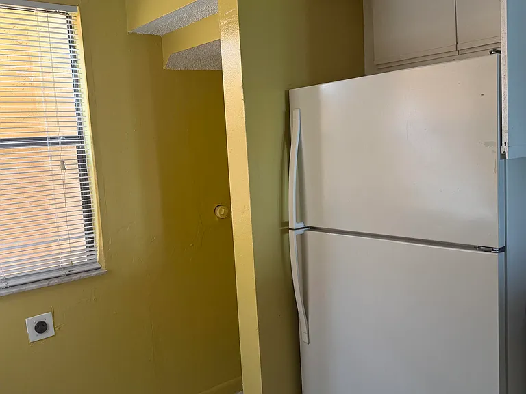 2511 NW 56th Ave #111 — Photo 2