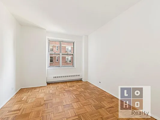 Sold by LoHo Realty | media 3