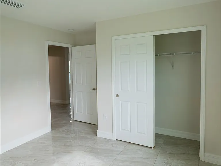 941 Jaguar Blvd — Photo 20