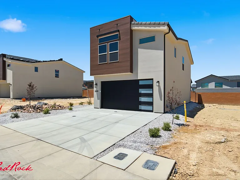 2341 E Siegel Ln — Photo 33