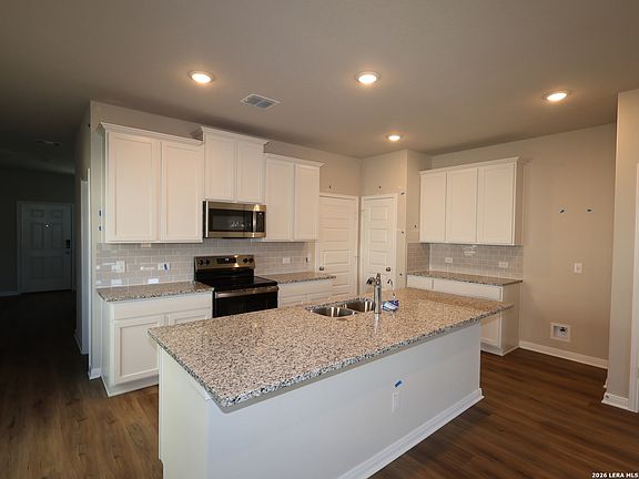 4th image of 3007 Loftus Road