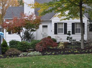 1824 Meadowbrook Dr, Winston Salem, NC 27104