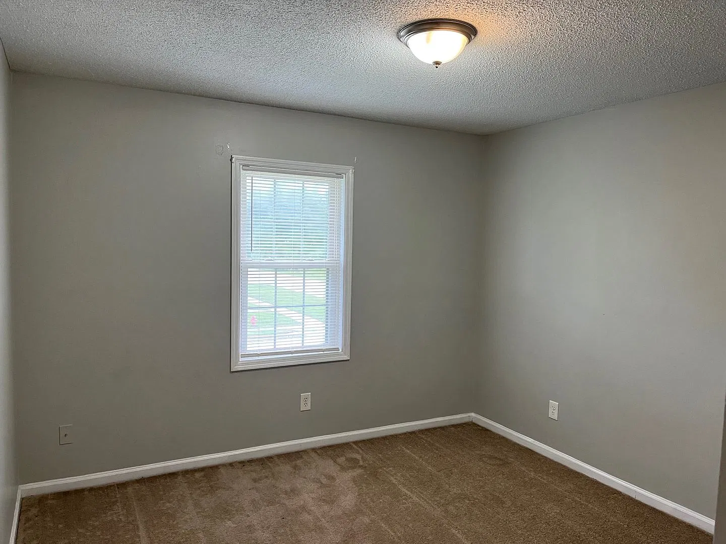 2 bed, 750 sqft, $1,045 — Photo 3