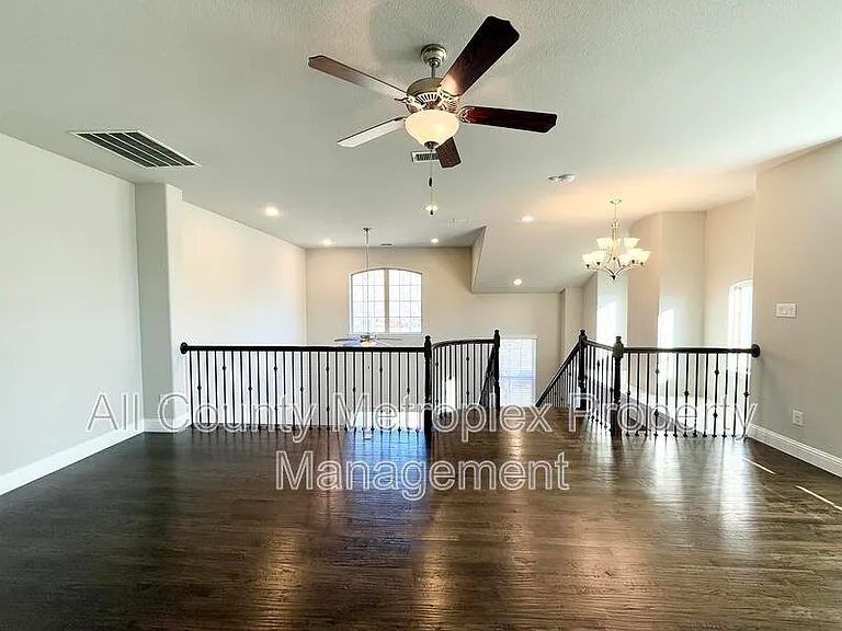 950 Dartford Dr — Photo 7