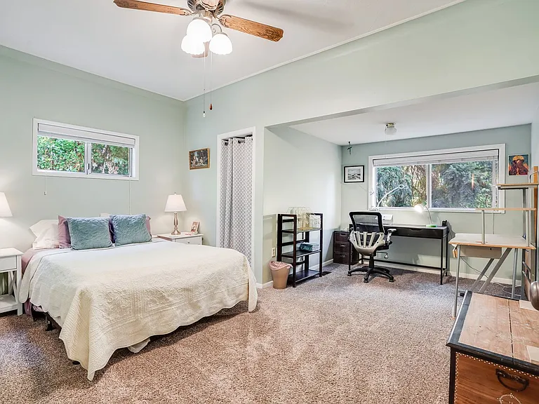 1212 SE Oak Grove Blvd — Photo 10