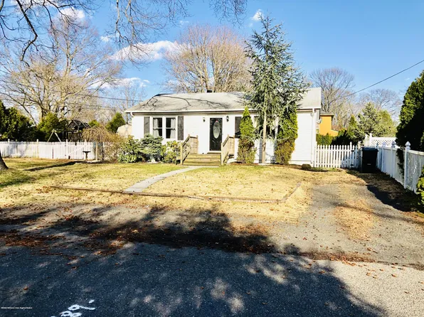189 Ampere Ave, Oakhurst, NJ 07755