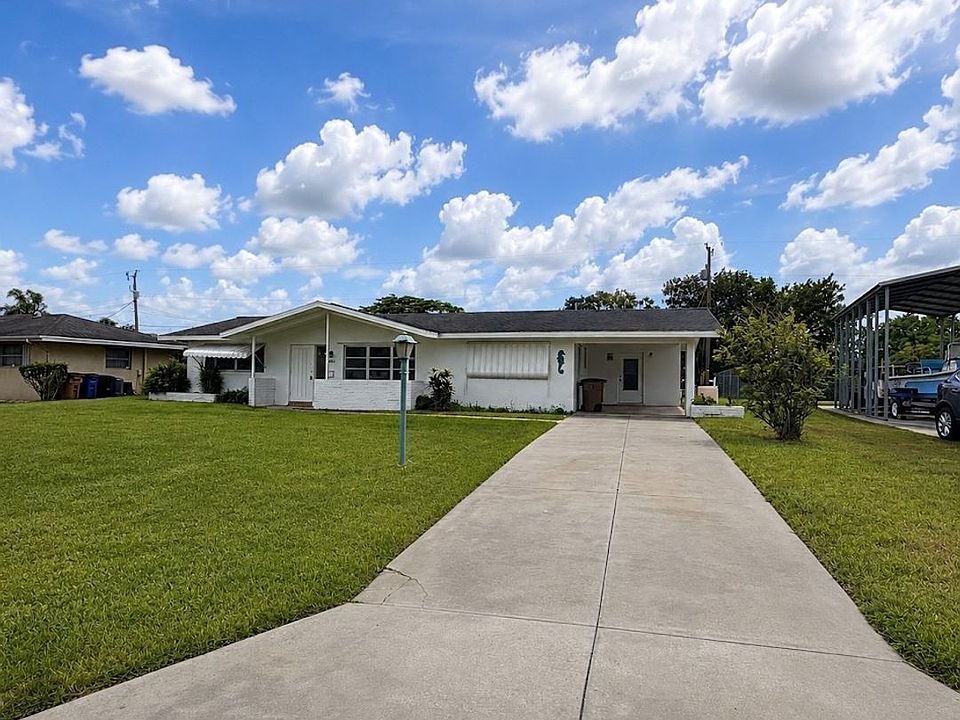 1st image of 800 Willow Dr