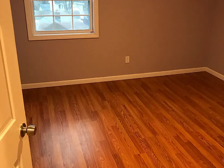 28 Middle St — Photo 17