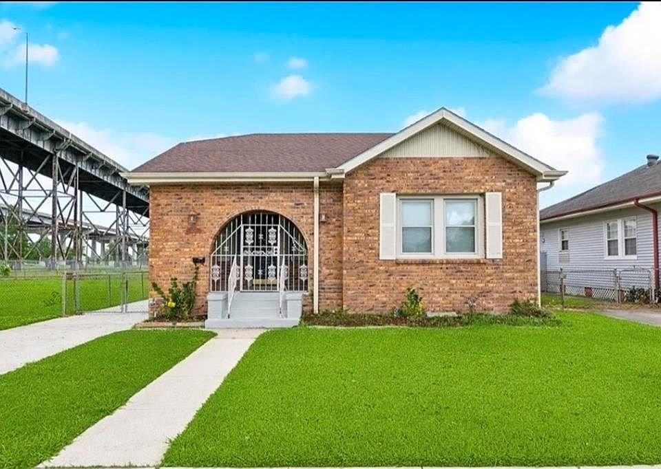 1st image of 1820 Bodenger Blvd