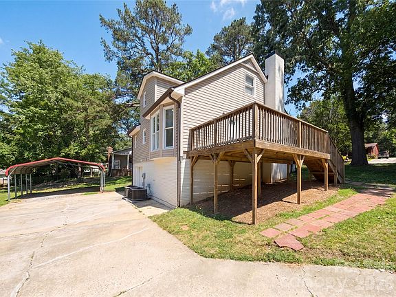 5th image of 609 Ginger Dr