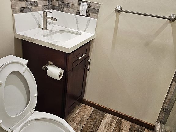 2nd image of 649 W North Shore Dr #2