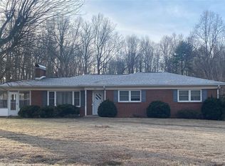 723 Broadway St NW, Lenoir, NC 28645