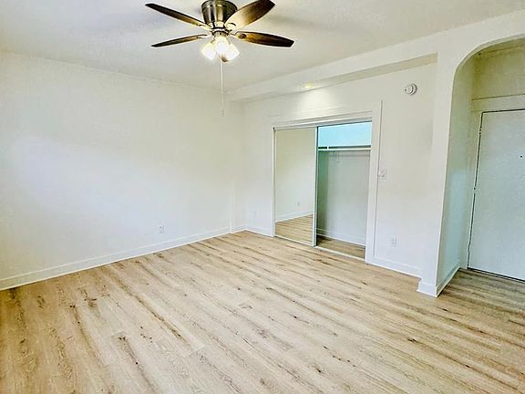 3rd image of 3057 Leeward Ave #3