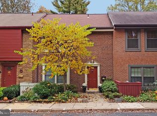 2103 Golf Course Dr, Reston, VA 20191