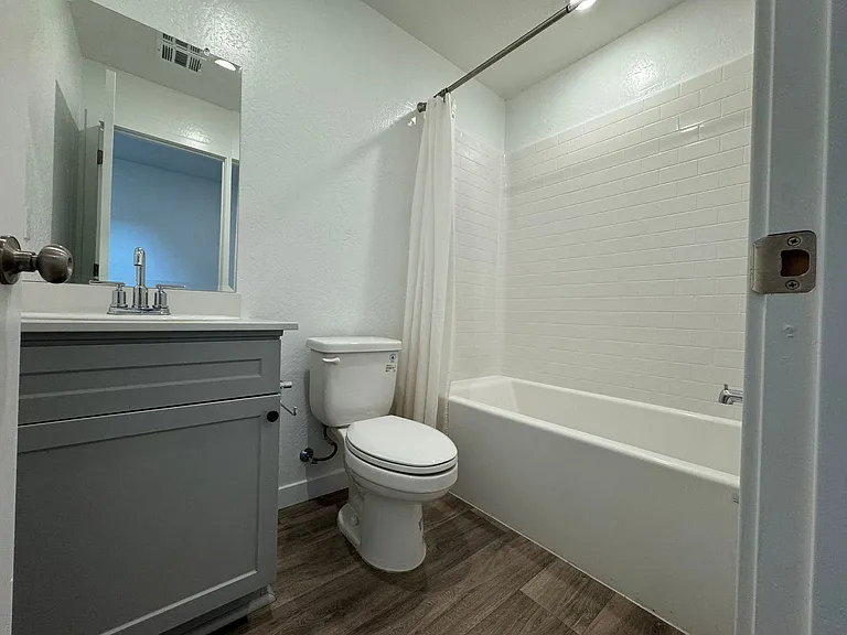 997 W Pioneer Dr — Photo 16