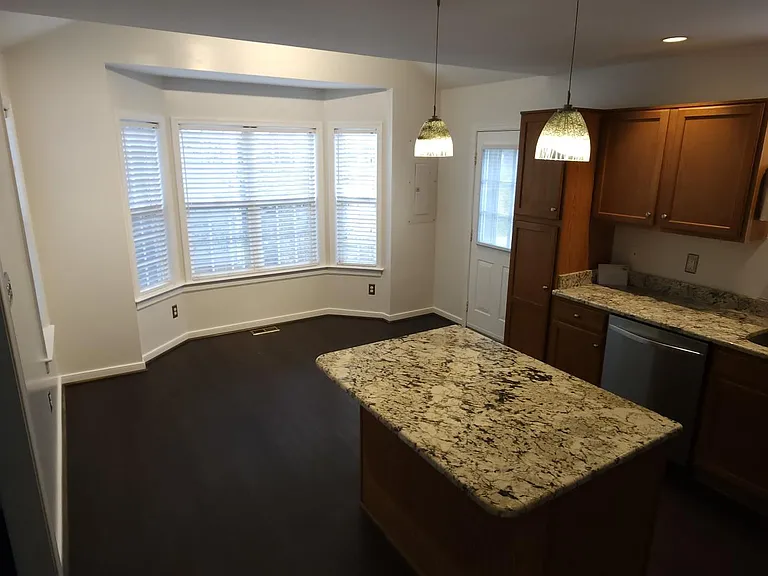 6917 Vanderbilt Ave — Photo 18